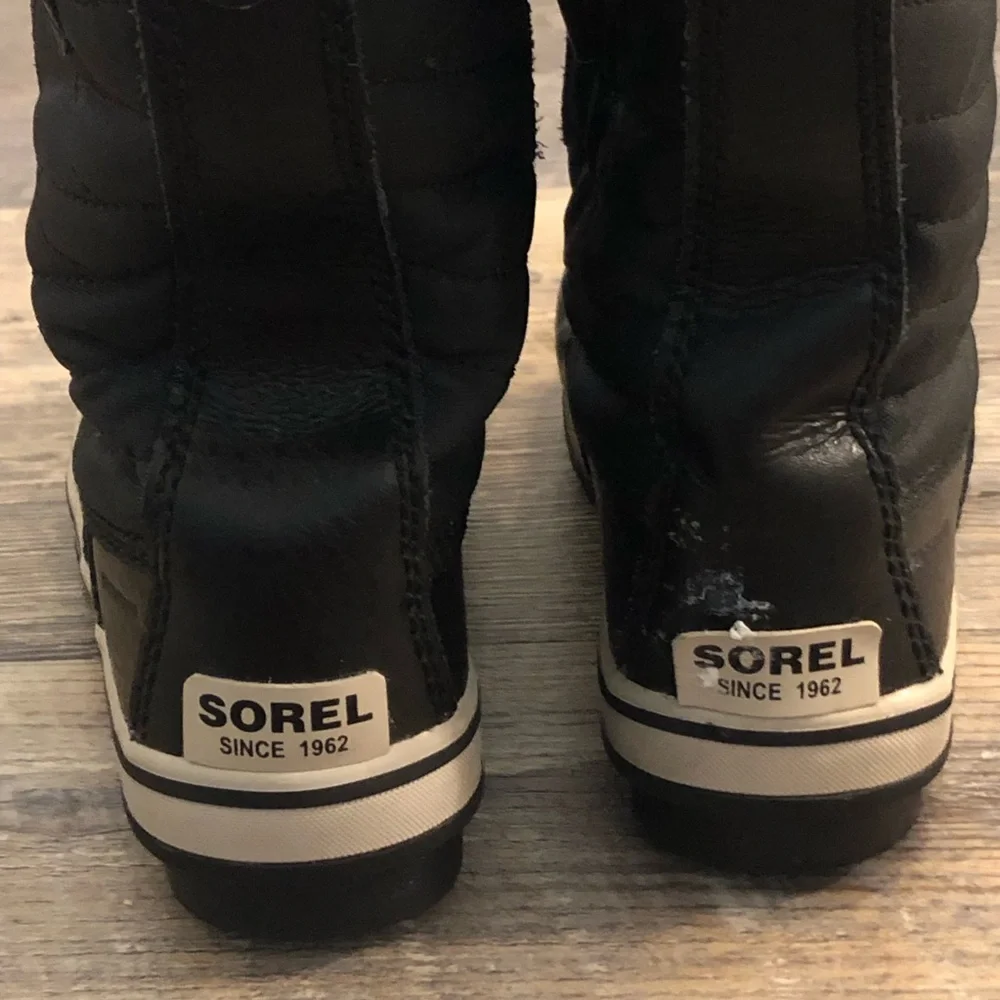 Girls Sorel Tofino II Boots Size 1 EUC worn once